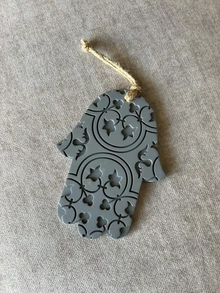 dfe373e0-d6c5-4f4b-8d79-1451f31adc63