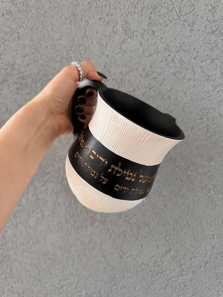 20ba0c21-c7b2-46f2-99ef-6a85c5dba061