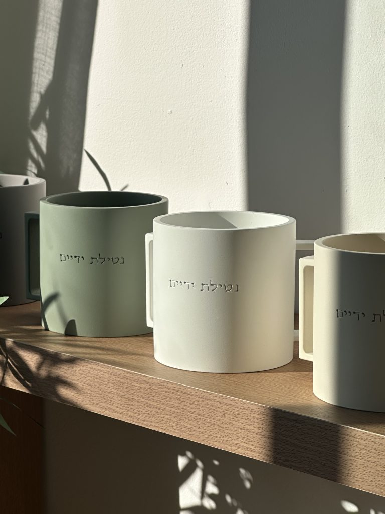 נטלה מהודרת בטון – יוקרה וקדושה לבית | שלוה בארמונותיך